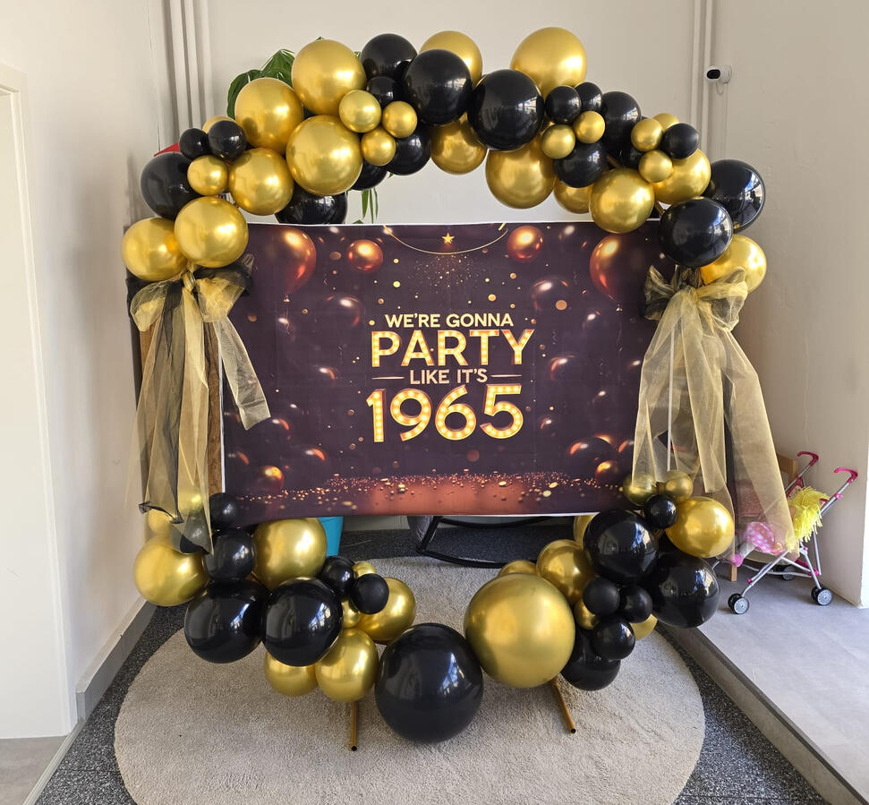 Ballonbogen in Gold und Schwarz zum Jubiläum